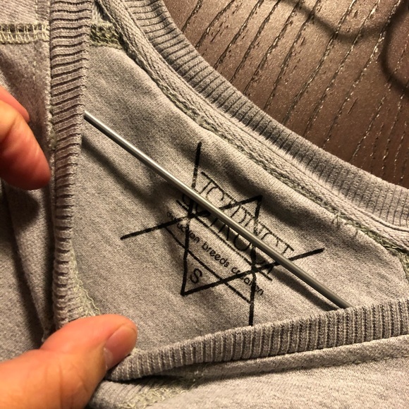 D struct sweater - Picture 2 of 3